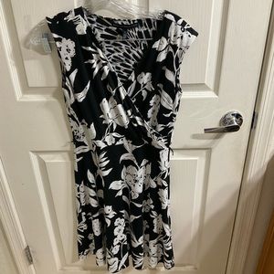 White House Black Market Reversible Floral/Geo Faux-Wrap Dress Size 2